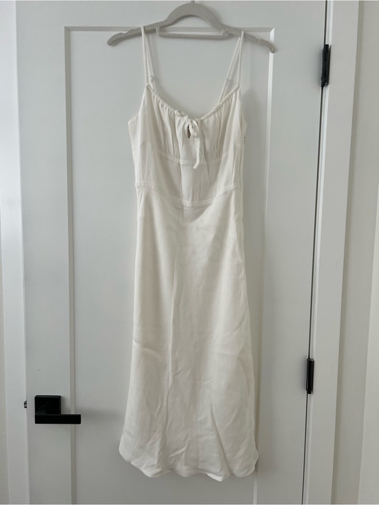Aritzia Dresses & Skirts - wilfred Bellow Midi Dress